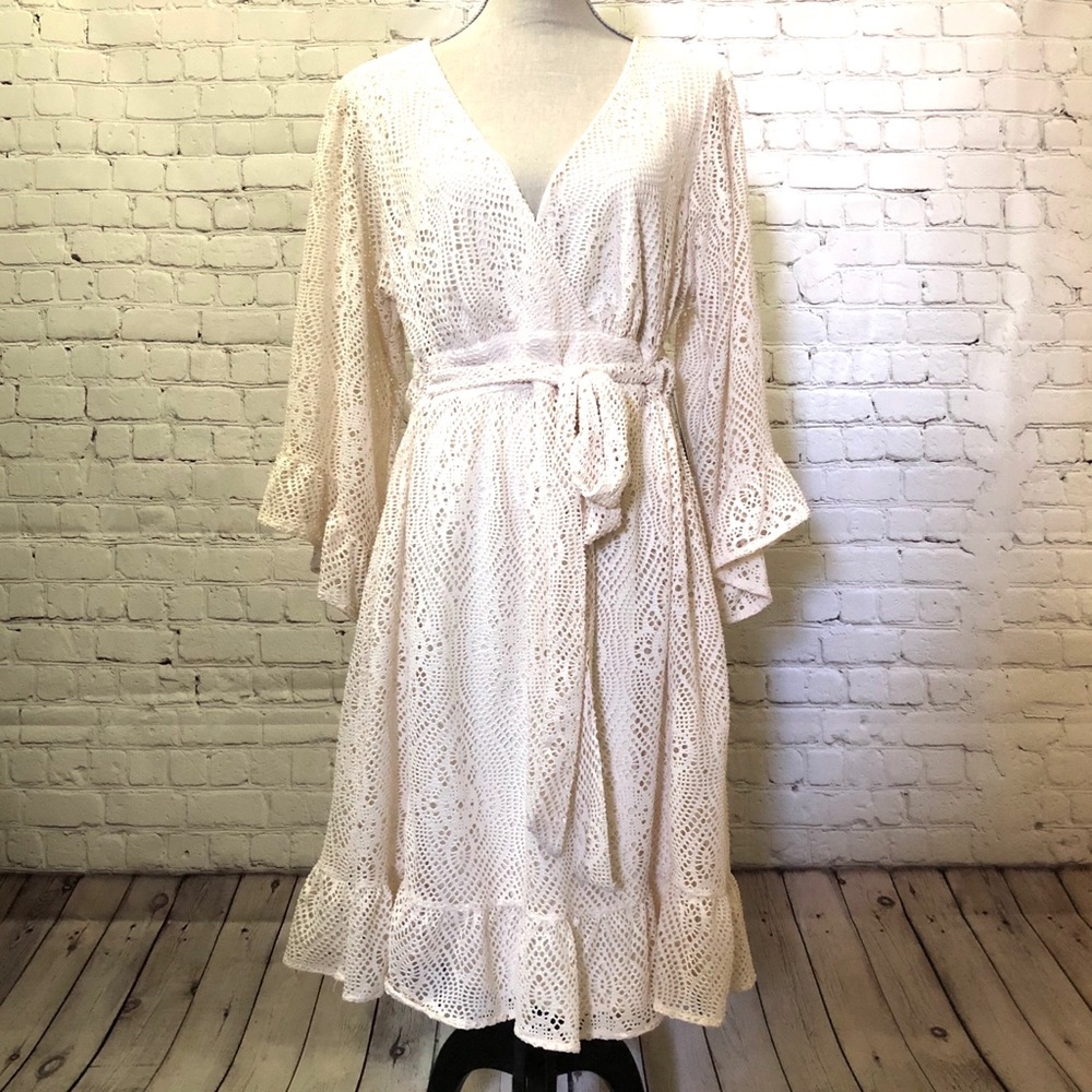 Bell sleeve dress